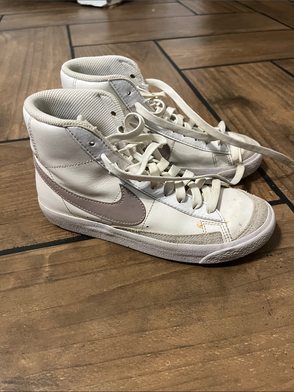 Nike Mid-Top White Leather Sneakers with Light Pink Swoosh